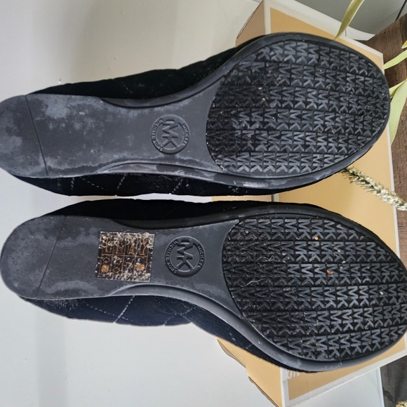 Like new Michael Kors women's flats size 8 - Picture 3 of 4